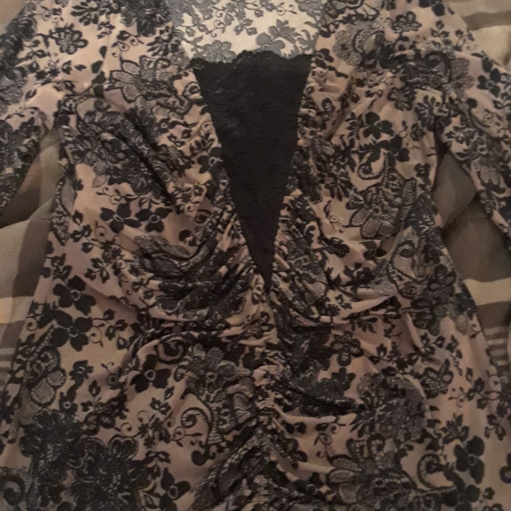 Blouse - Picture 2 of 2